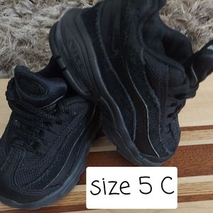 Nike Air Max size childs 5